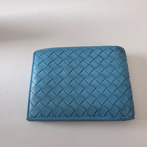 Bottega Veneta Intrecciato Blue Leather Bi-Fold Wallet - Picture 2 of 16